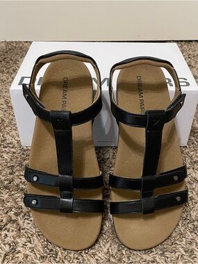 Dream Pairs Black Strappy T-Bar Sandals
